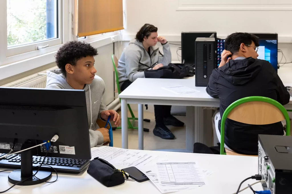 Bac_pro_CIEL_Lycee_Louis_Armand_Paris_0007