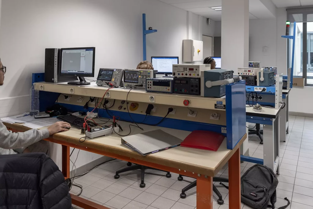 Bac_pro_MELEC_Lycee_Louis_Armand_Paris_0001