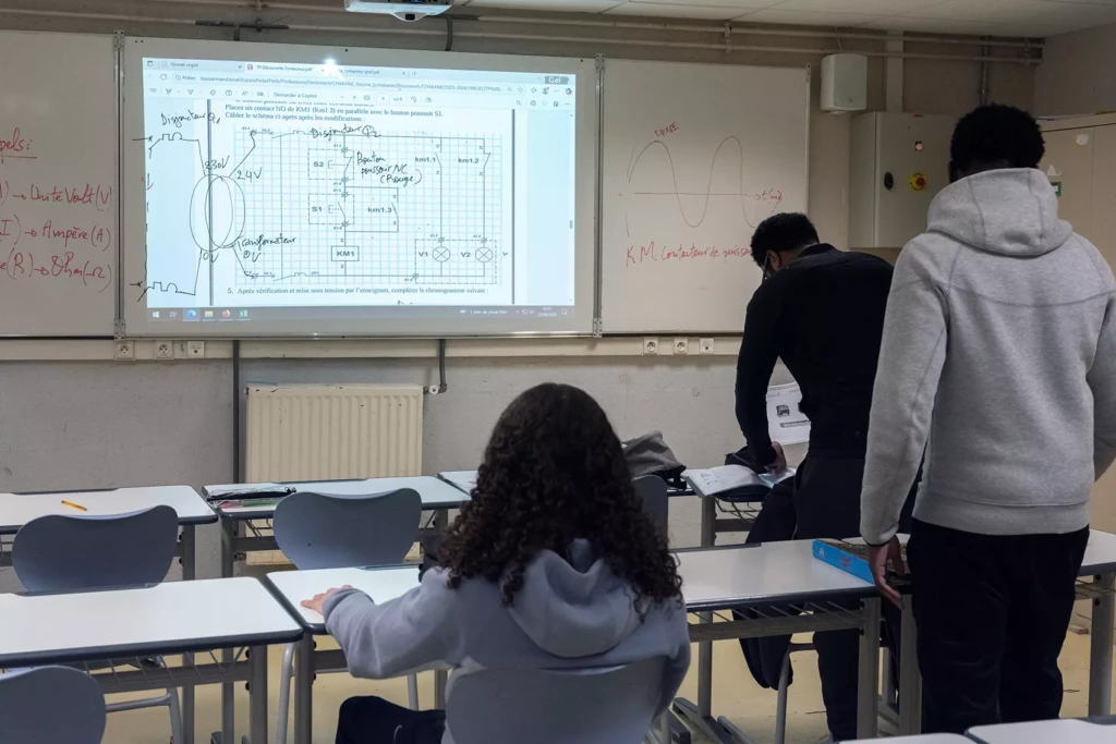 Bac_pro_MELEC_Lycee_Louis_Armand_Paris_0004